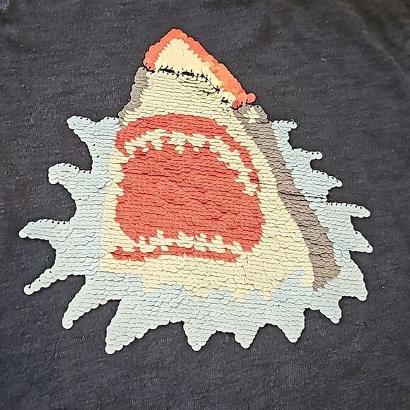 Gap shark sequin t shirt size S boys navy - Picture 3 of 7